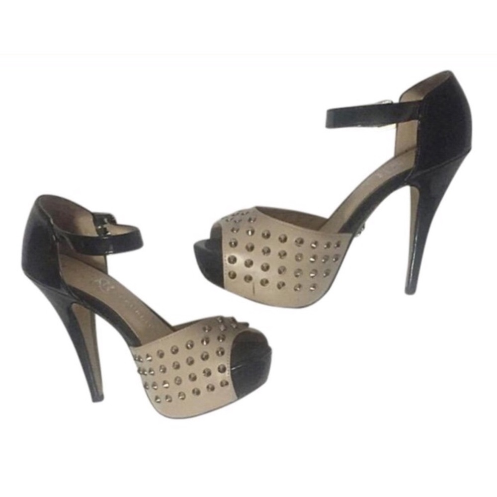 Rock & Republic Tan and Black Studded Heels